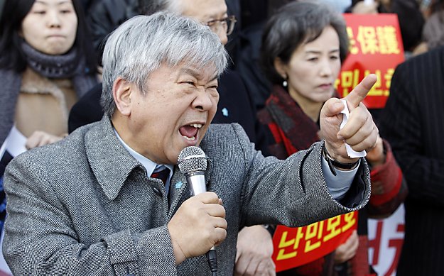 Pastor Suh Kyung-suk Protesting at Seoul